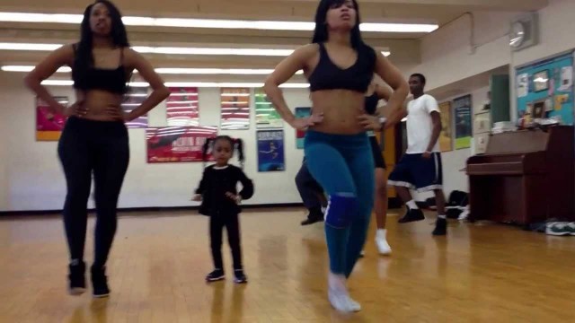 Beyonce dance. 2 year old kills choreography !