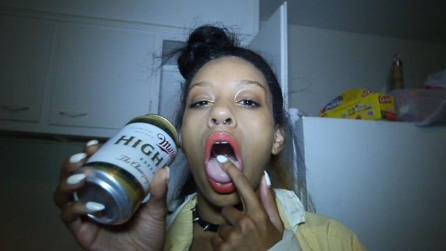 iLoveMakonnen – Vodka On The Weekend (feat. Pyramid Quince, Rich Po Slim & Archibald Slim)