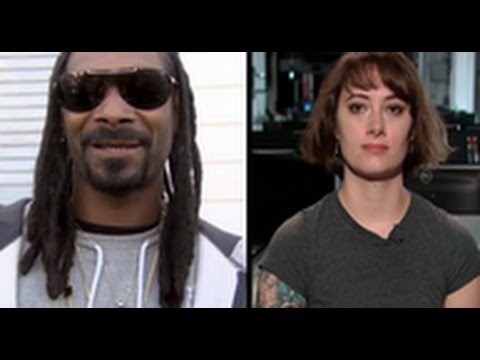 Snoop Dogg Catching Heat For Calling A Female Videographer “Thick” During An Interview!